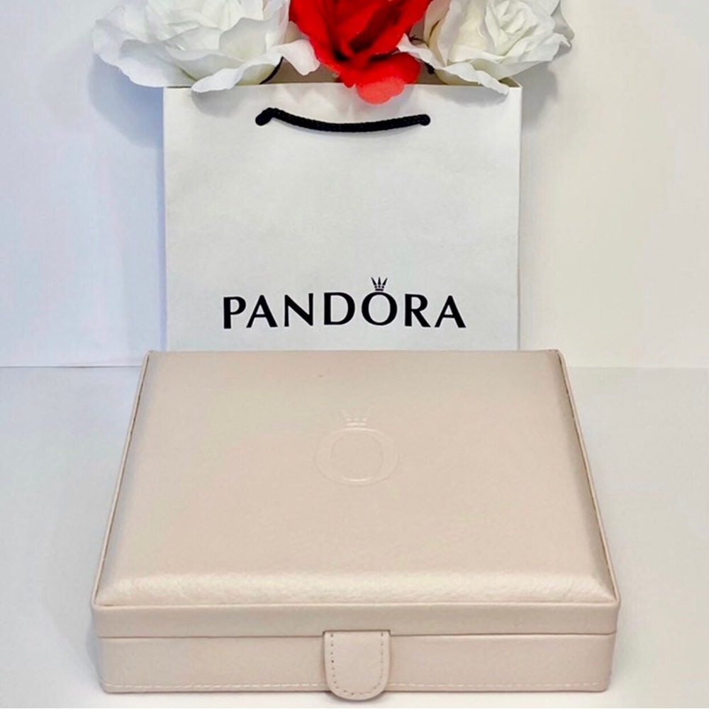 🌹🍃New Pandora Limited Edition Blush Leather Keepsake / Jewelry Travel Case🍃🌹